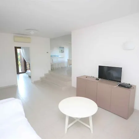 Zona Prima Est Albarella Villa